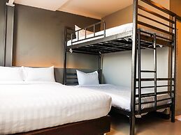 Lux Rooms Night Bazaar