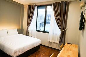 Lux Rooms Night Bazaar