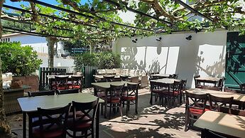 Hotel Trinquet