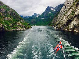 Lofoten Beach Glamping