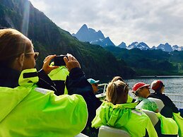 Lofoten Beach Glamping