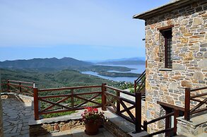 Esperos Suites & Villas