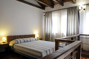 Esperos Suites & Villas