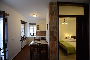 Esperos Suites & Villas