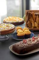 Intelier Victoria Hotel