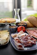 Intelier Victoria Hotel