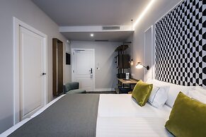 Intelier Victoria Hotel