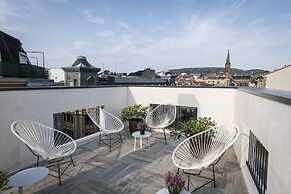 Intelier Victoria Hotel