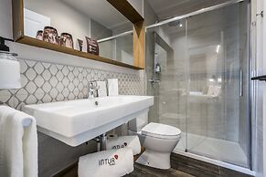 Intelier Victoria Hotel