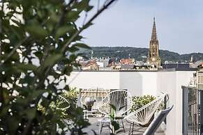 Intelier Victoria Hotel