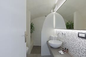 Alluvial Santorini Suites