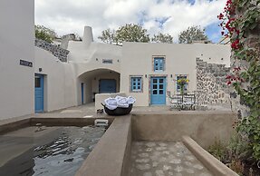 Alluvial Santorini Suites