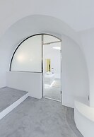 Alluvial Santorini Suites