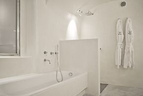 Alluvial Santorini Suites