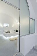 Alluvial Santorini Suites