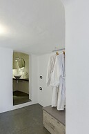 Alluvial Santorini Suites