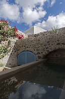 Alluvial Santorini Suites