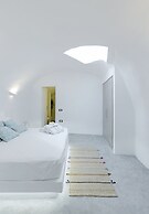 Alluvial Santorini Suites