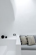 Alluvial Santorini Suites