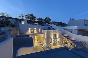 Alluvial Santorini Suites