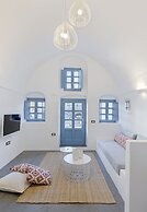 Alluvial Santorini Suites