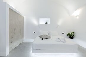 Alluvial Santorini Suites