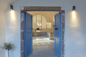 Alluvial Santorini Suites