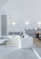 Alluvial Santorini Suites