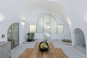 Alluvial Santorini Suites