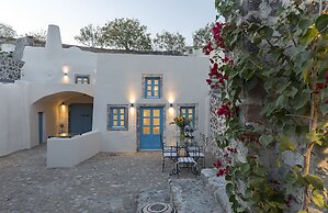 Alluvial Santorini Suites