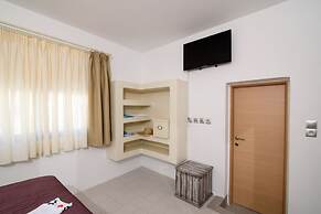 Villa George Santorini