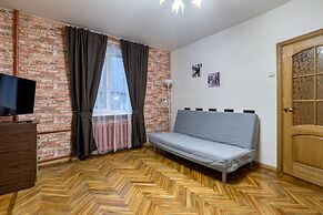 FlatHome24 on Yaroslavskiy 38