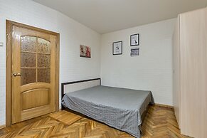 FlatHome24 on Yaroslavskiy 38