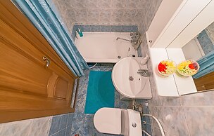 FlatHome24 on Yaroslavskiy 38