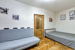 FlatHome24 on Yaroslavskiy 38