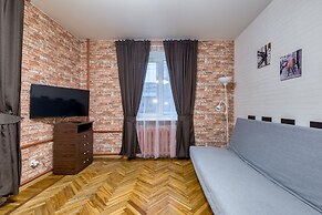 FlatHome24 on Yaroslavskiy 38