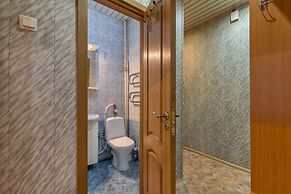 FlatHome24 on Yaroslavskiy 38