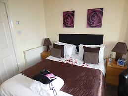 The Carlton Holiday Apartments