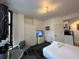 The Carlton Holiday Apartments