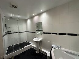 The Carlton Holiday Apartments