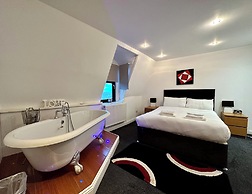 The Carlton Holiday Apartments