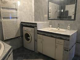 Lotusz Apartments
