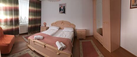 Lotusz Apartments