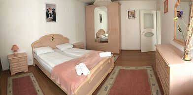 Lotusz Apartments