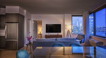 Deedee's Sky Rise Apartments - Newport 2