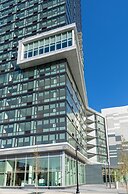 Deedee's Sky Rise Apartments - Newport 2
