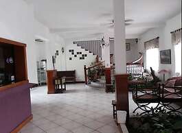 Hotel Casa Flores De Tikal