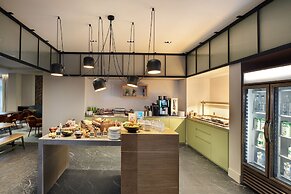 Staybridge Suites London Heathrow - Bath Road by IHG