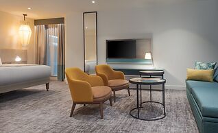 Staybridge Suites London Heathrow - Bath Road by IHG