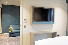 Staybridge Suites London Heathrow - Bath Road by IHG